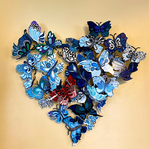 3D metallic hand painted wall decor perfect condition. By Patricia
